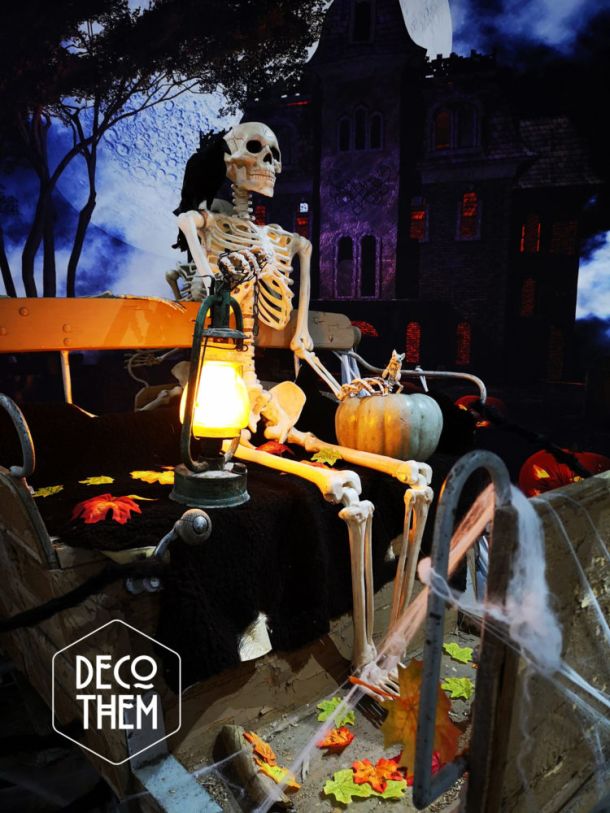 Décoration Halloween Bulle, calèche hantée, corbeaux, chauves-souris, squelettes, citrouilles, toiles d'araignées, feuilles mortes , crânes