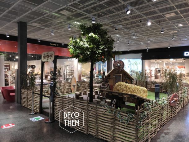 Décor Celtique Marin Centre Zone Compte, chêne, maison Celte, chaudron sur trépied, char en bois, rondins, peaux, croix Celte, gazon, barrières en branches
